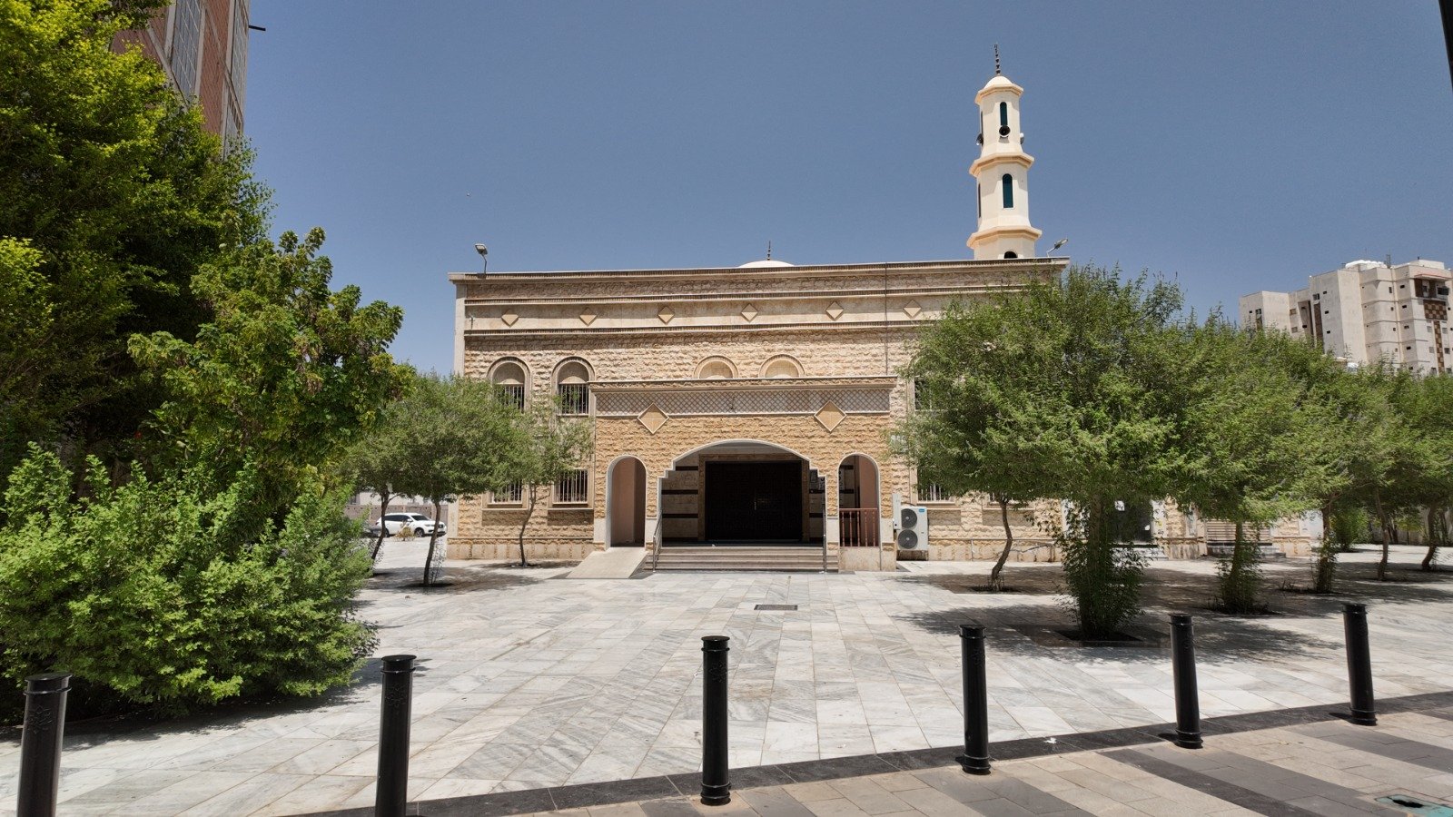Masjid Quba nearby