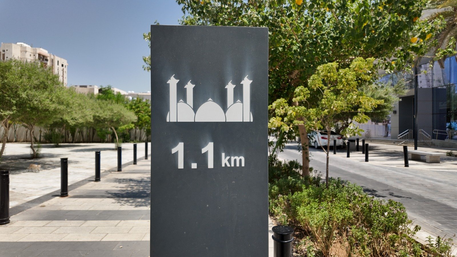 Distance sign to Masjid Nabawi